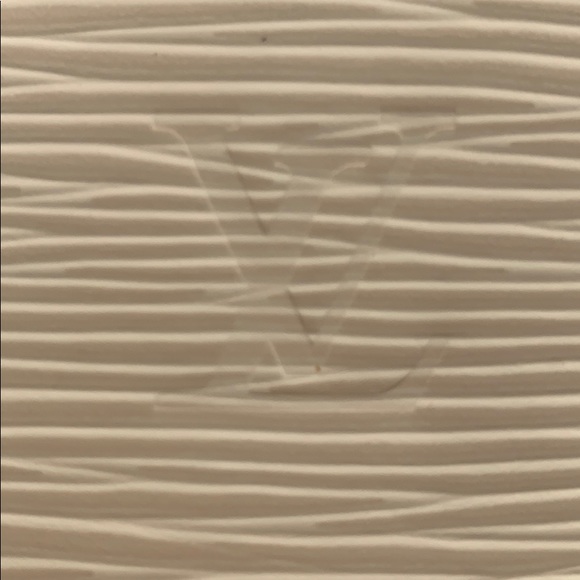 LV Alma bag.  Cream leather - Picture 8 of 8